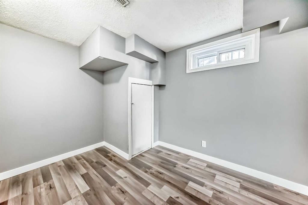 216 Pinecrest Crescent Ne, Calgary, AB