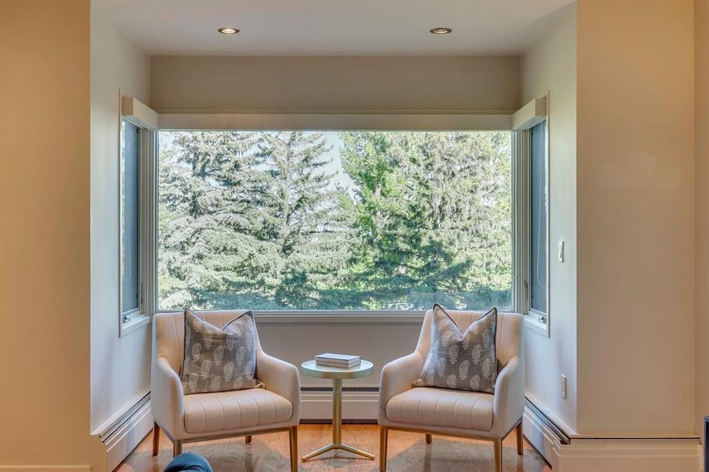 3N-222 Eagle Ridge Drive Sw, Calgary, AB - Indoor Photo Showing Other Room