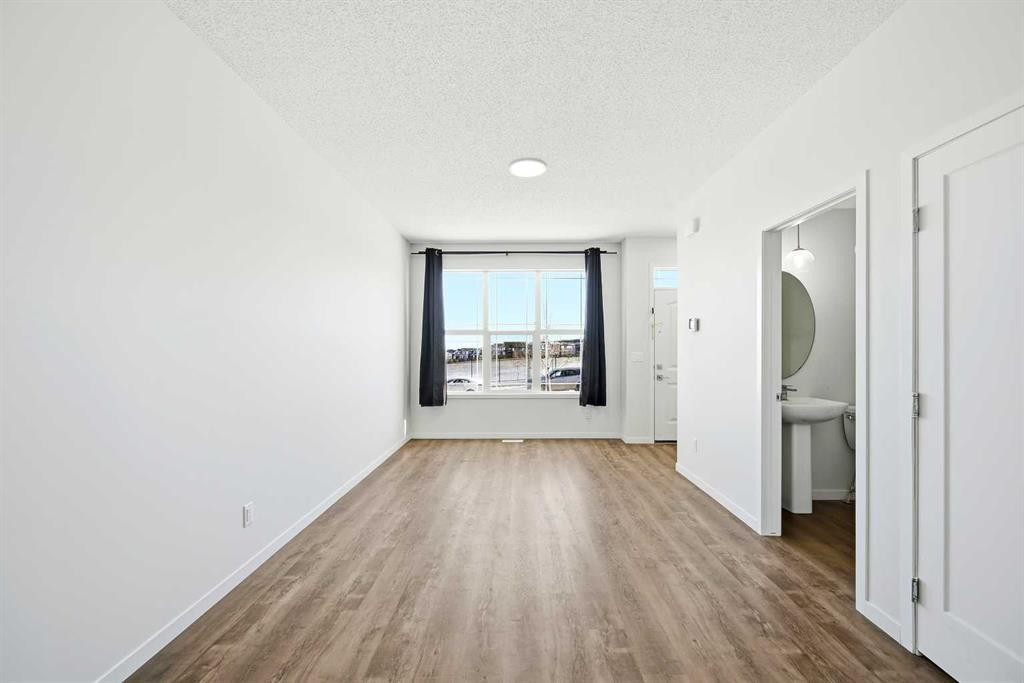 185 Edith Green Nw, Calgary, AB - Indoor Photo Showing Other Room