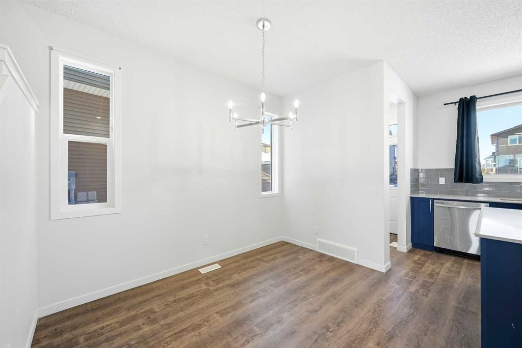185 Edith Green Nw, Calgary, AB - Indoor Photo Showing Kitchen
