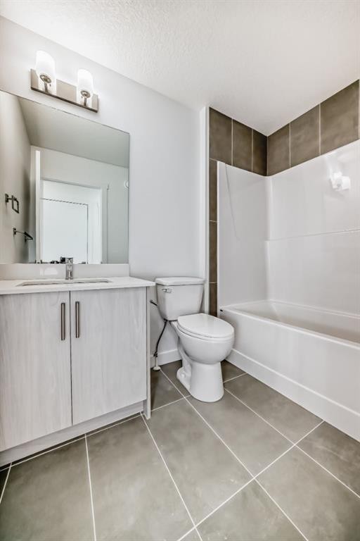 348 Cornerbrook Drive Ne, Calgary, AB - Indoor Photo Showing Bathroom