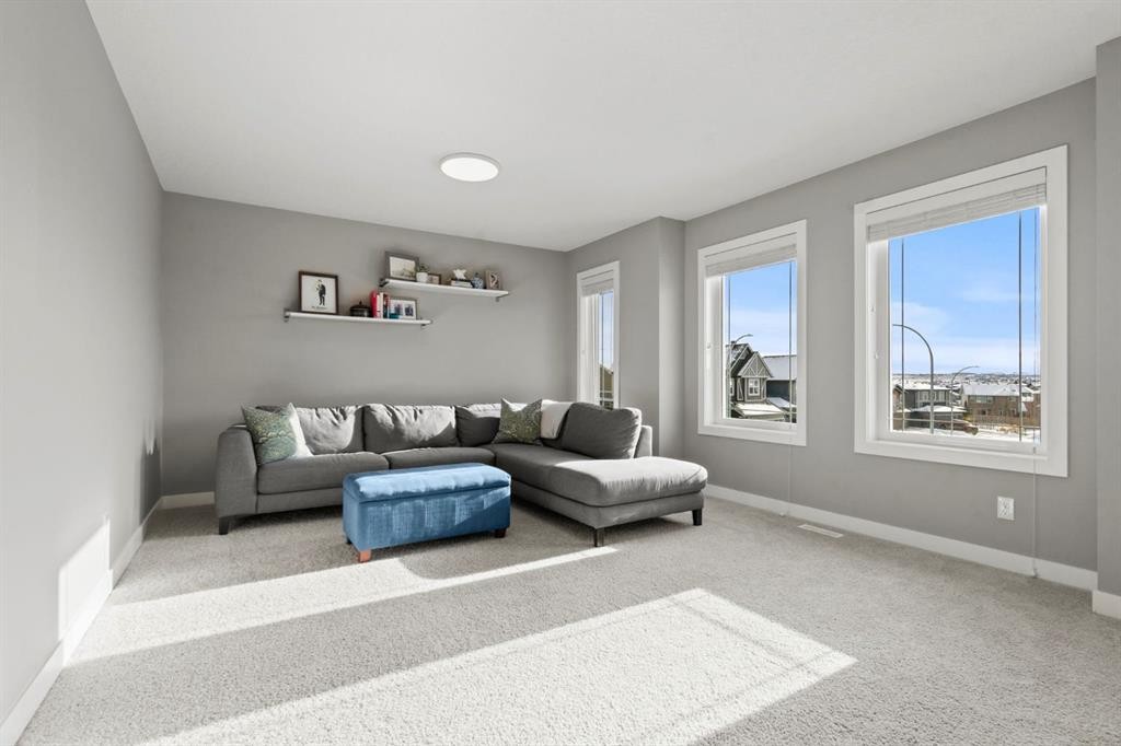 85 Mount Rae Heights, Okotoks, AB - Indoor Photo Showing Living Room