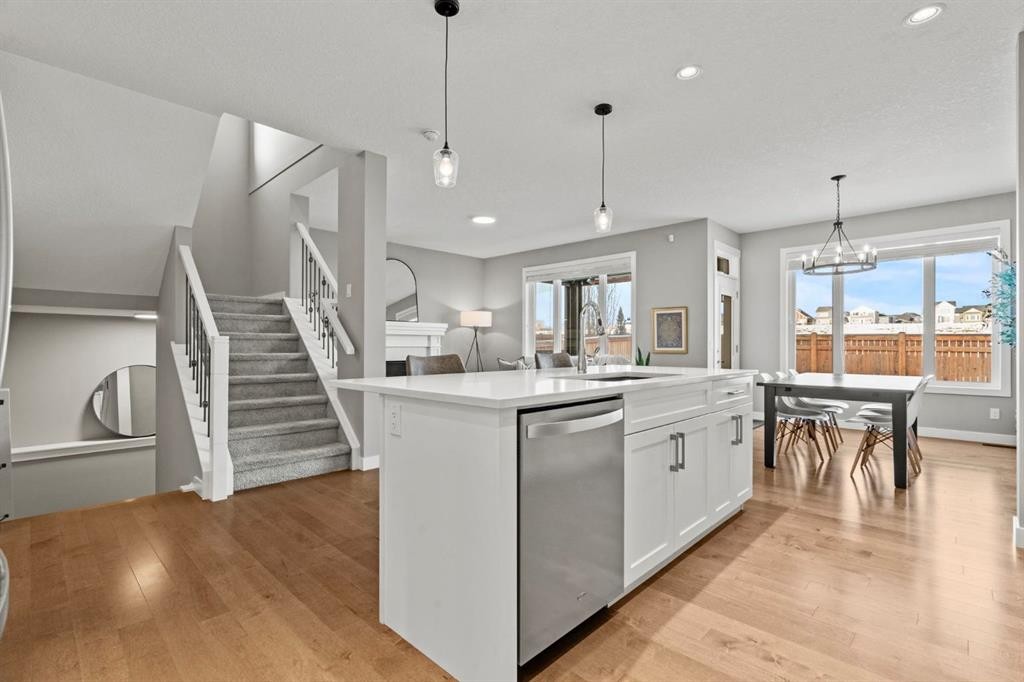 85 Mount Rae Heights, Okotoks, AB - Indoor Photo Showing Kitchen With Upgraded Kitchen