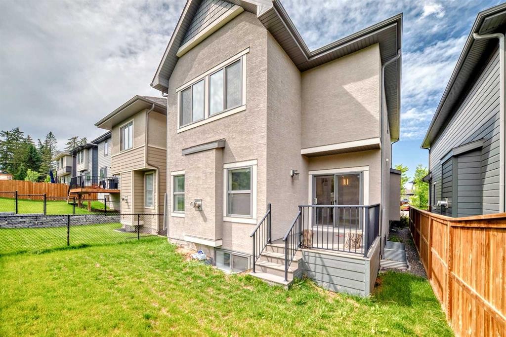 41 Shawnee Green Sw, Calgary, AB - Outdoor