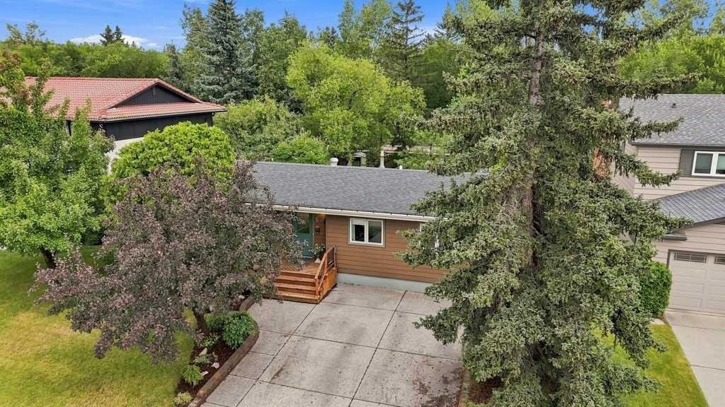 6 Varcourt Place Nw, Calgary, AB - Outdoor