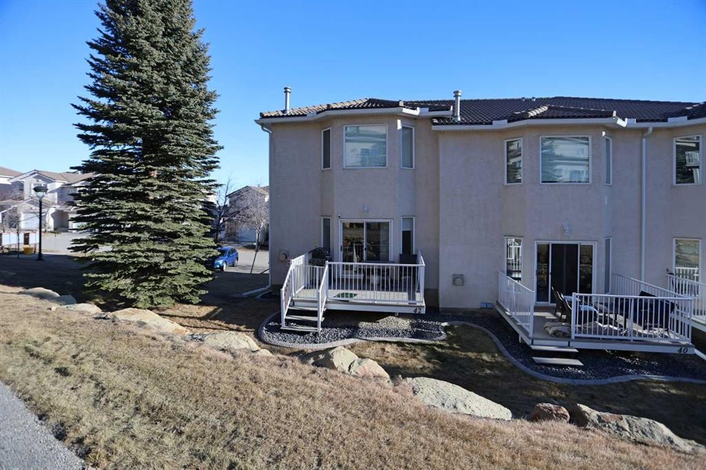42 Hamptons Link Nw, Calgary, AB - Outdoor