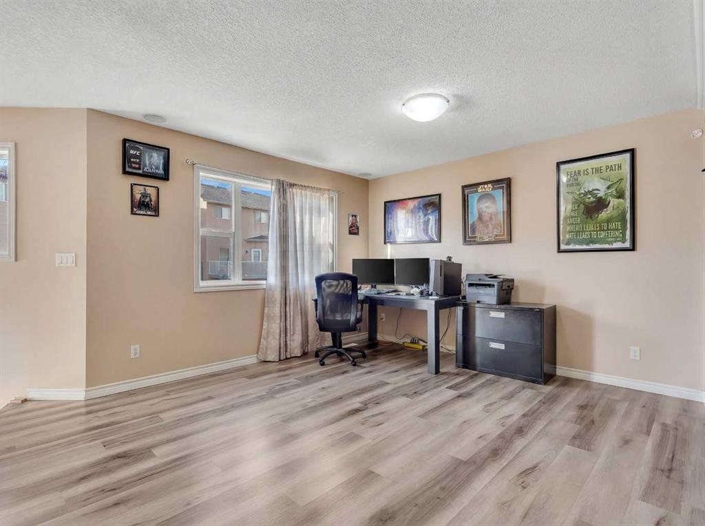 60 Sherwood Way Nw, Calgary, AB - Indoor Photo Showing Other Room