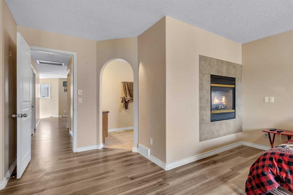 60 Sherwood Way Nw, Calgary, AB - Indoor