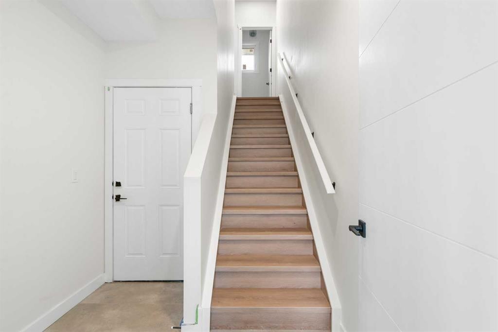 8808 48 Street Ne, Calgary, AB - Indoor Photo Showing Other Room