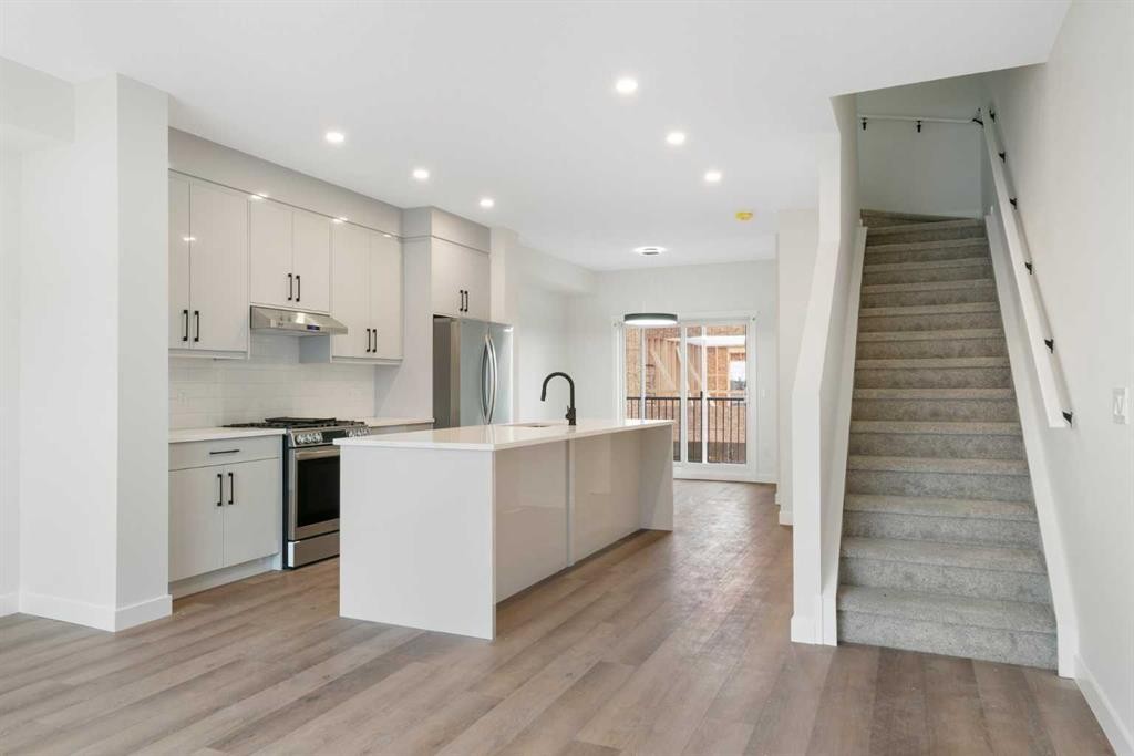 8808 48 Street Ne, Calgary, AB - Indoor Photo Showing Kitchen With Stainless Steel Kitchen With Upgraded Kitchen