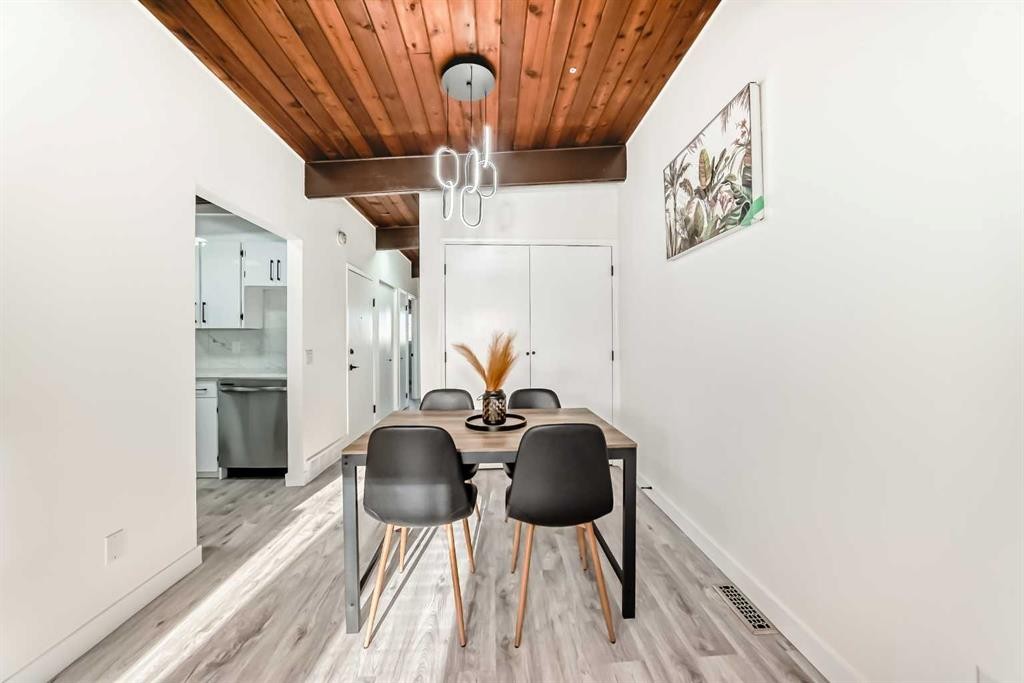 6508 34 Avenue Nw, Calgary, AB - Indoor