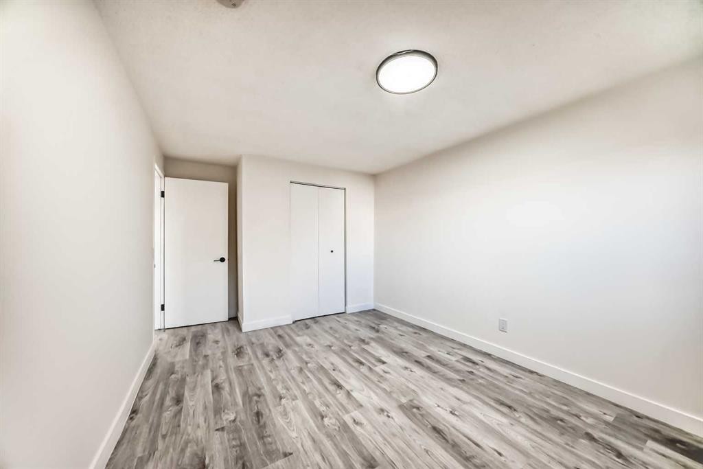 6508 34 Avenue Nw, Calgary, AB - Indoor Photo Showing Other Room