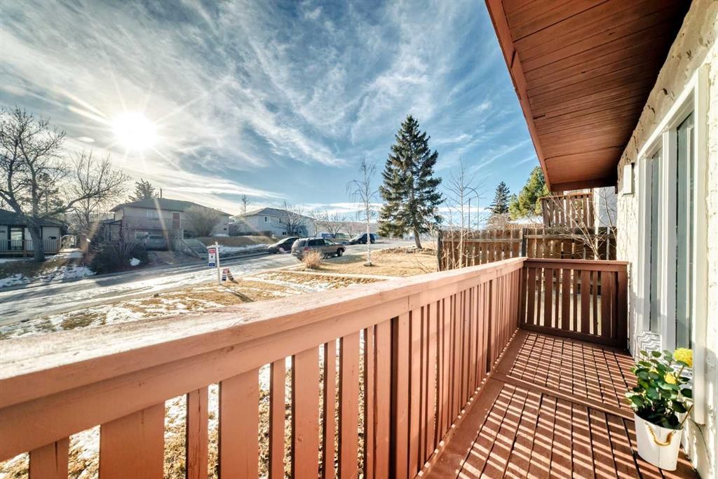 6508 34 Avenue Nw, Calgary, AB - Outdoor