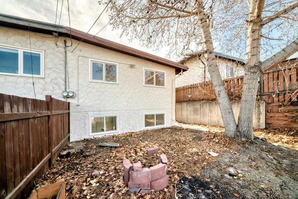 6508 34 Avenue Nw, Calgary, AB - Outdoor