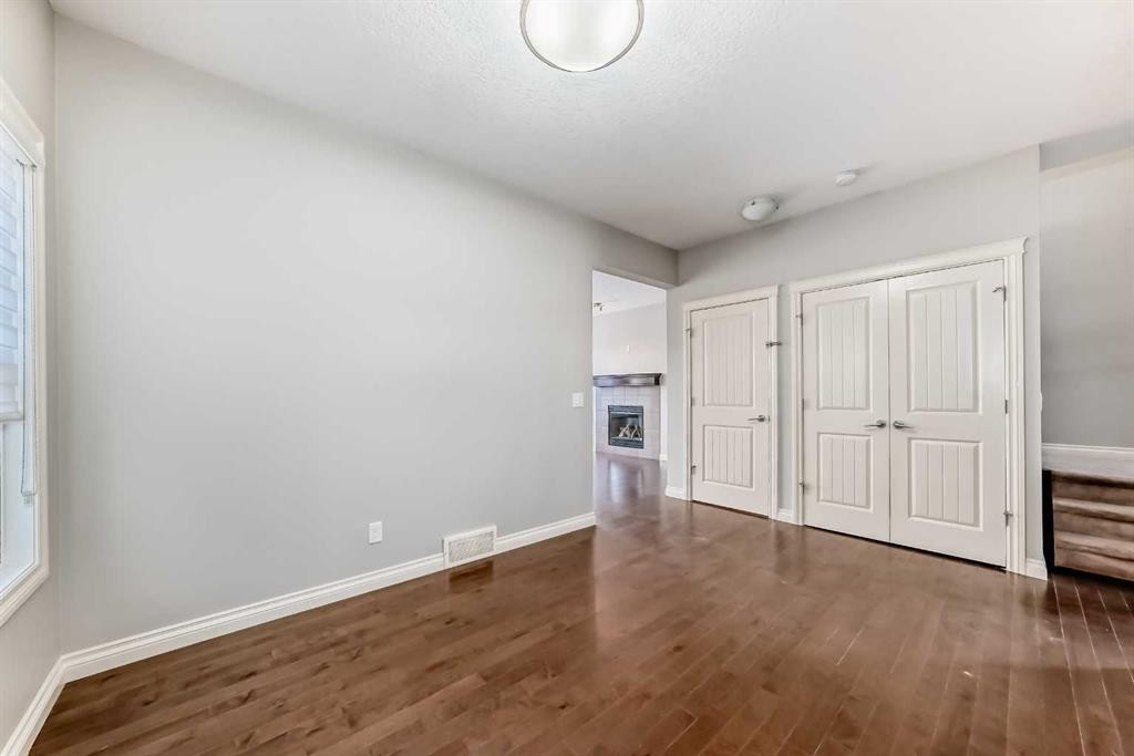 58 Sherwood Street Nw, Calgary, AB - Indoor Photo Showing Other Room