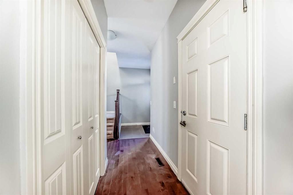 58 Sherwood Street Nw, Calgary, AB - Indoor Photo Showing Other Room