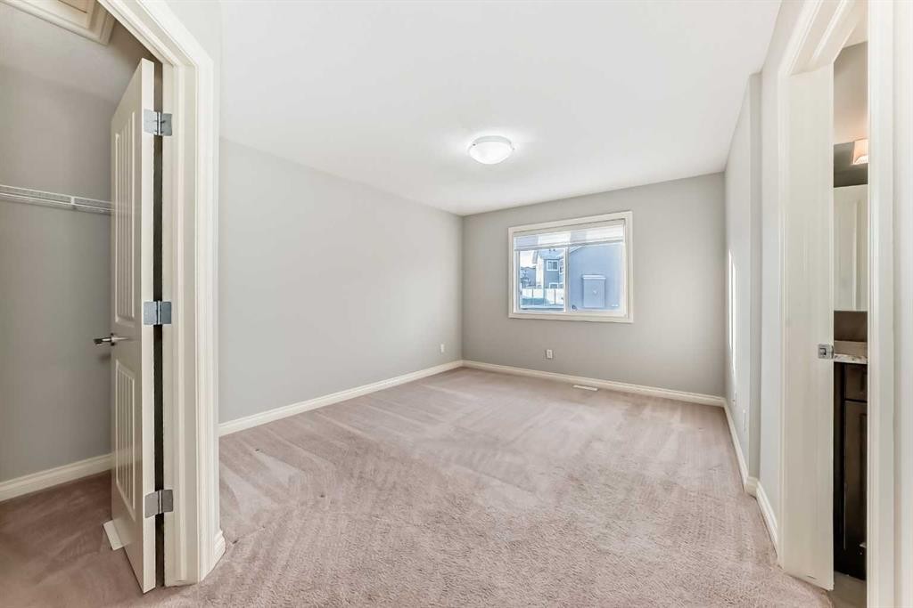 58 Sherwood Street Nw, Calgary, AB - Indoor Photo Showing Other Room