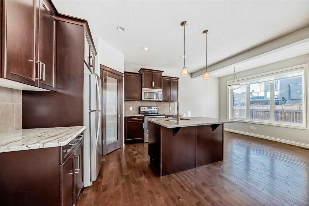 58 Sherwood Street Nw, Calgary, AB - Indoor Photo Showing Kitchen With Double Sink With Upgraded Kitchen