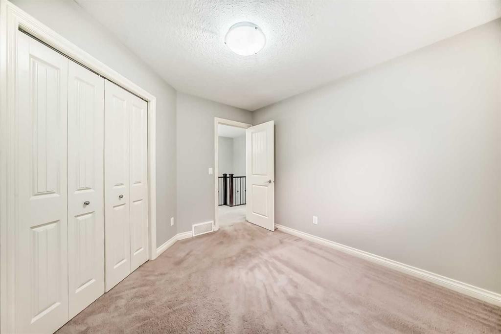 58 Sherwood Street Nw, Calgary, AB - Indoor Photo Showing Other Room