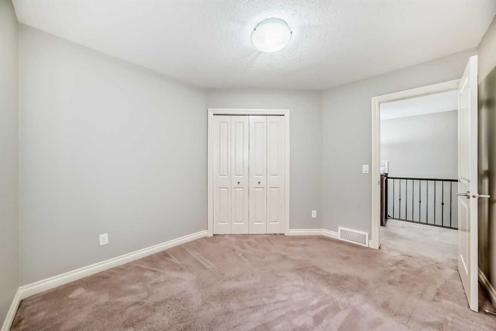 58 Sherwood Street Nw, Calgary, AB - Indoor Photo Showing Other Room