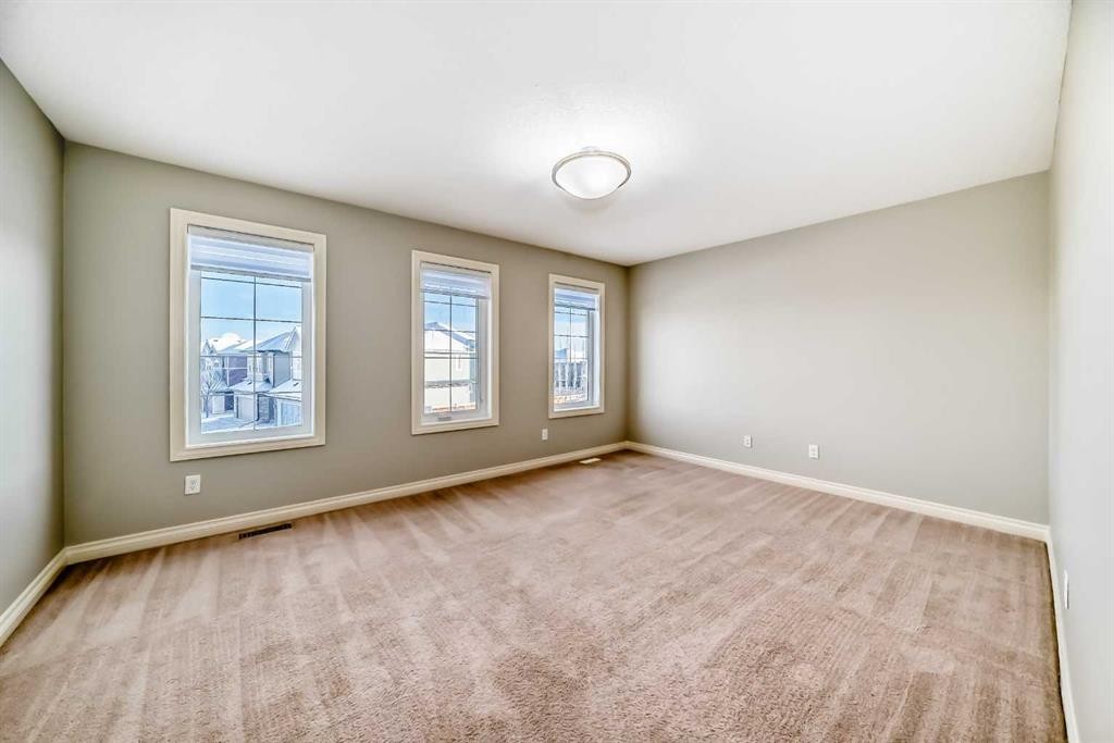 58 Sherwood Street Nw, Calgary, AB - Indoor Photo Showing Other Room