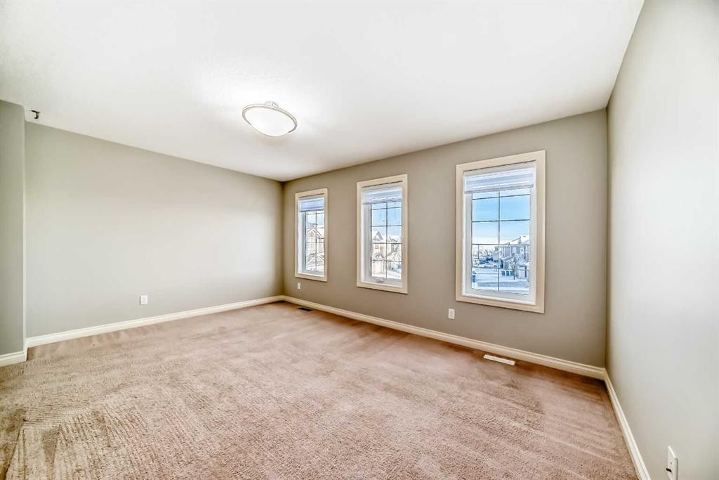 58 Sherwood Street Nw, Calgary, AB - Indoor Photo Showing Other Room