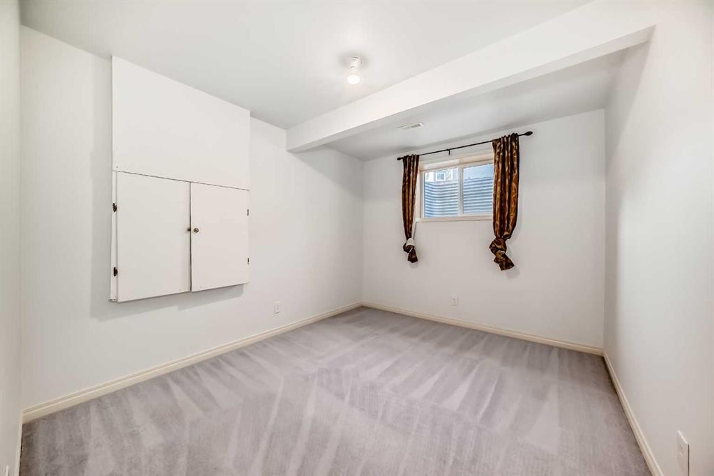 58 Sherwood Street Nw, Calgary, AB - Indoor Photo Showing Other Room