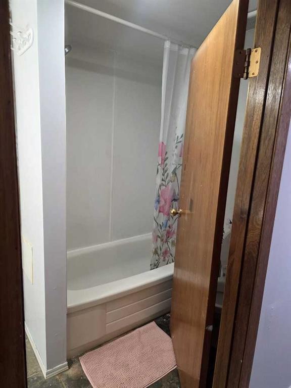 192 Templevale Road Ne, Calgary, AB - Indoor Photo Showing Bathroom