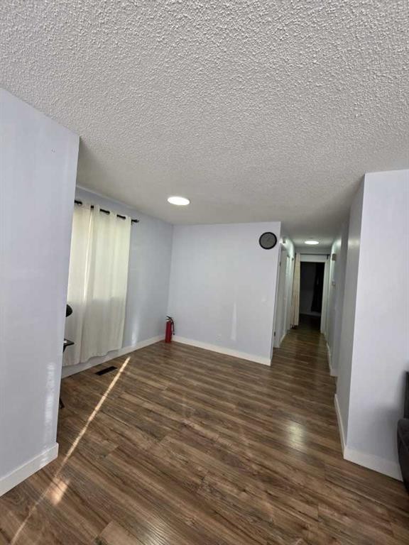 192 Templevale Road Ne, Calgary, AB - Indoor Photo Showing Other Room