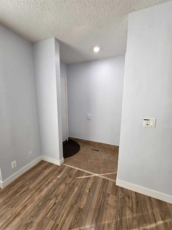 192 Templevale Road Ne, Calgary, AB - Indoor Photo Showing Other Room