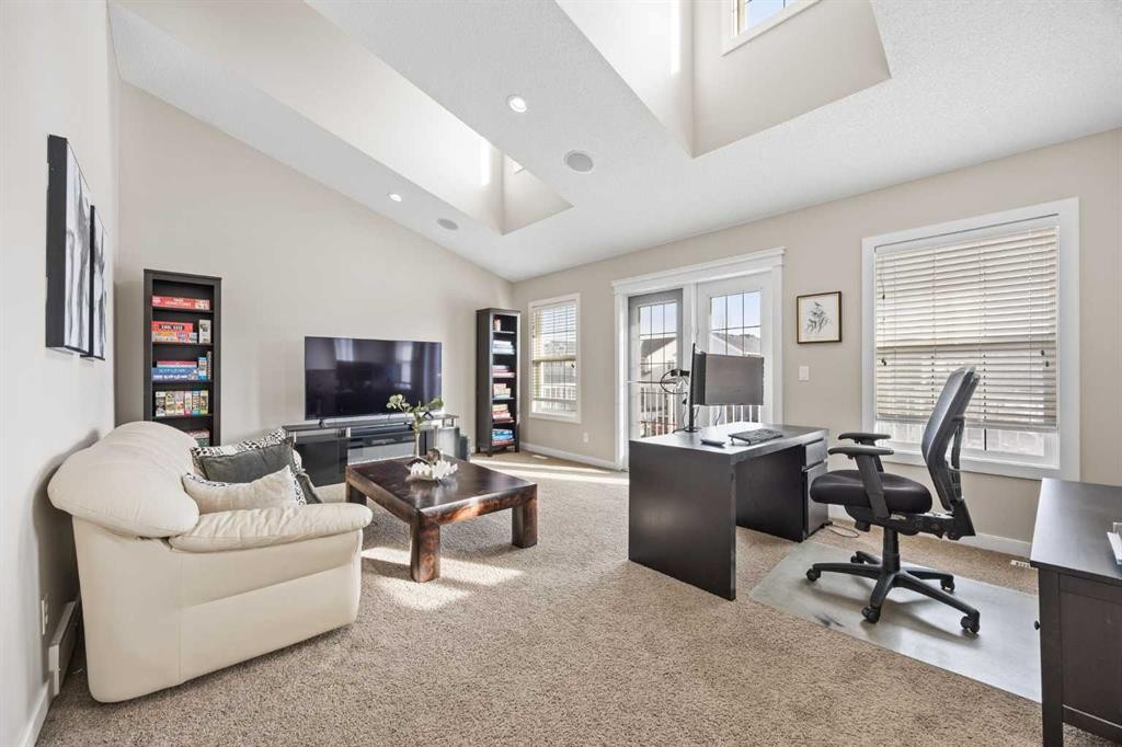202 Royal Oak Heath Nw, Calgary, AB - Indoor Photo Showing Office