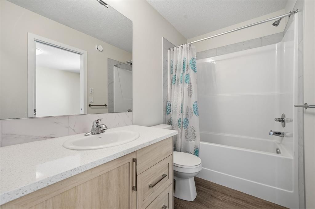 292 Cornerbrook Drive Ne, Calgary, AB - Indoor Photo Showing Bathroom