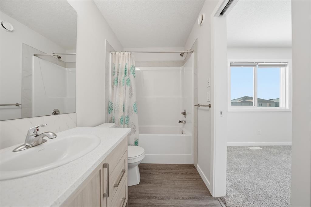 292 Cornerbrook Drive Ne, Calgary, AB - Indoor Photo Showing Bathroom