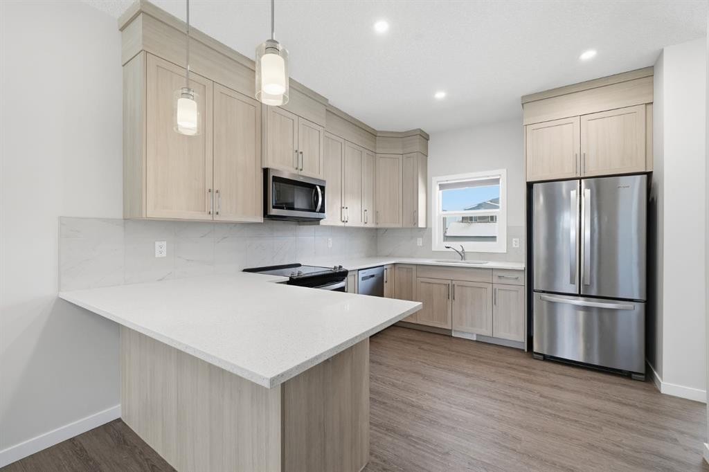 292 Cornerbrook Drive Ne, Calgary, AB - Indoor Photo Showing Kitchen