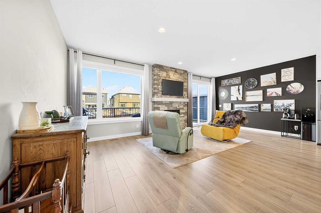 13 Cranbrook Close Se, Calgary, AB - Indoor Photo Showing Living Room
