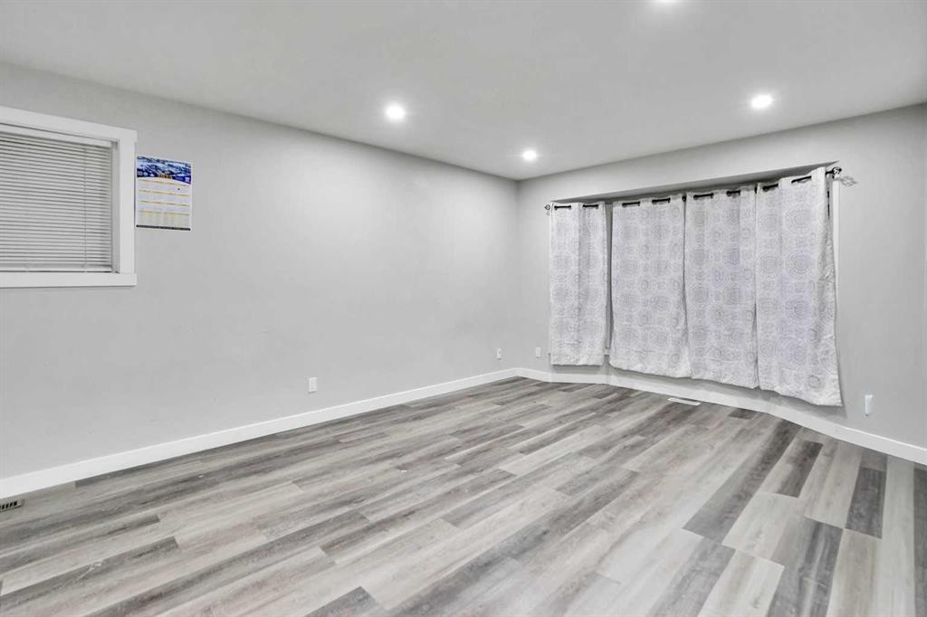 6081 Martingrove Road Ne, Calgary, AB - Indoor Photo Showing Other Room