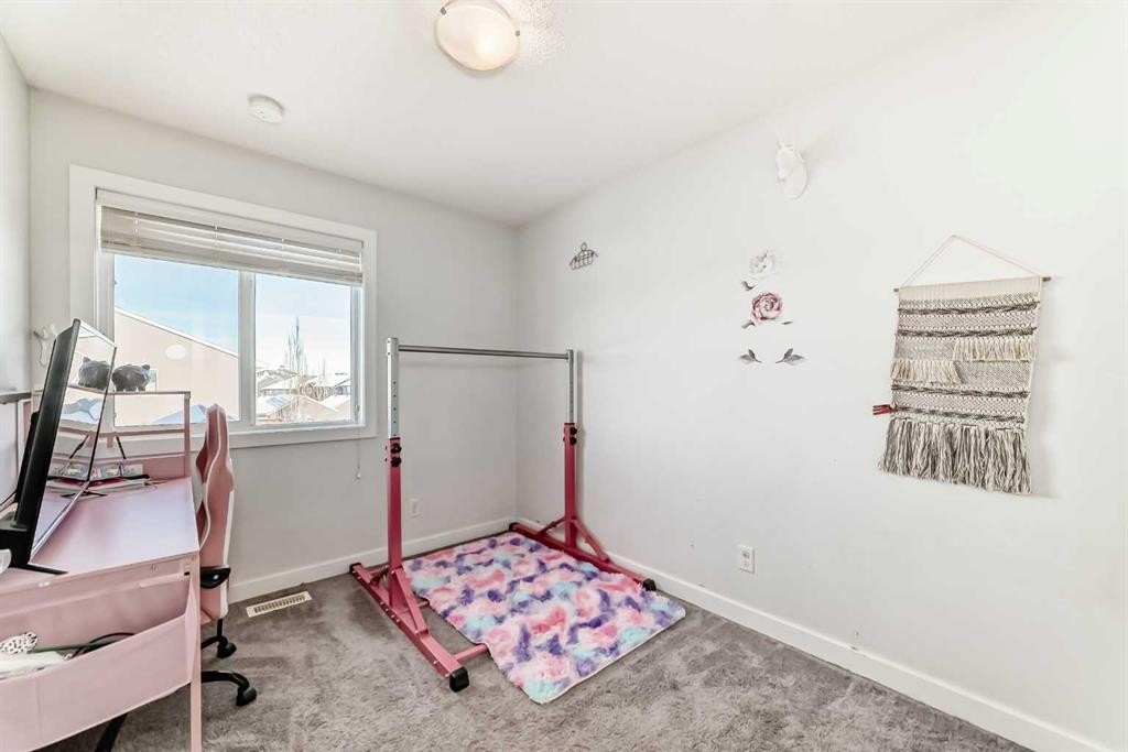 366 Auburn Bay Avenue Se, Calgary, AB - Indoor Photo Showing Bedroom