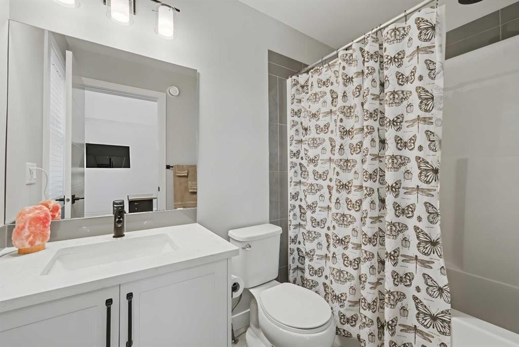 137 Sage Meadows Gardens Nw, Calgary, AB - Indoor Photo Showing Bathroom