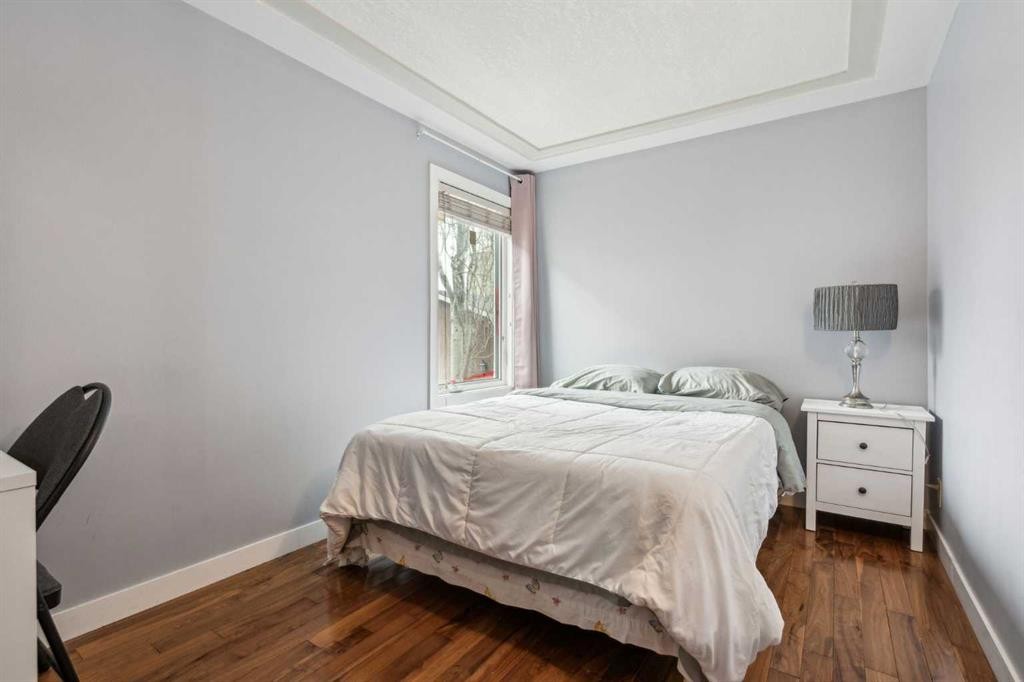 475 27 Avenue Nw, Calgary, AB - Indoor Photo Showing Bedroom