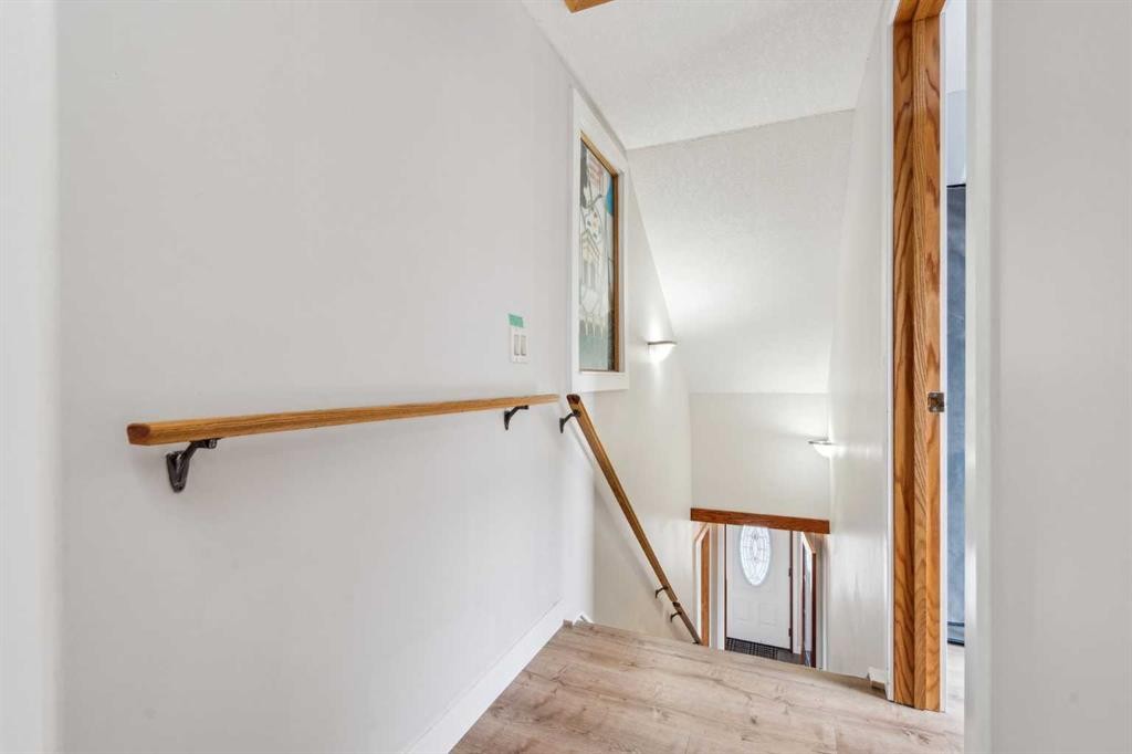 475 27 Avenue Nw, Calgary, AB - Indoor Photo Showing Other Room