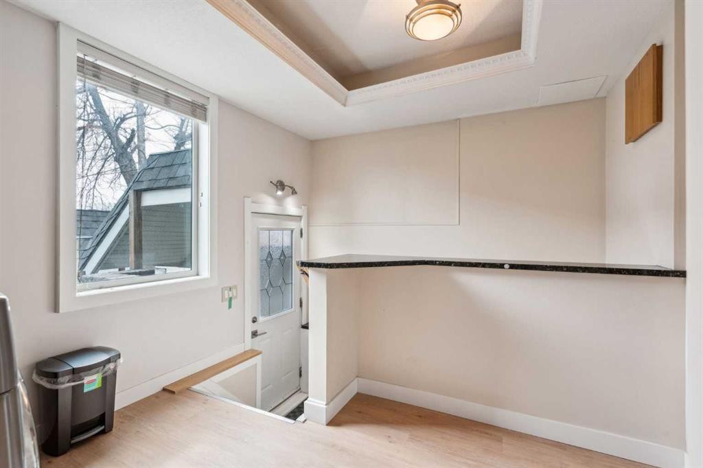 475 27 Avenue Nw, Calgary, AB - Indoor Photo Showing Other Room