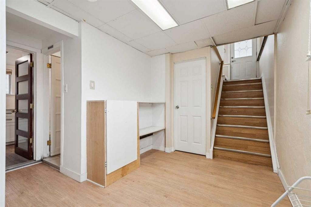 475 27 Avenue Nw, Calgary, AB - Indoor Photo Showing Other Room