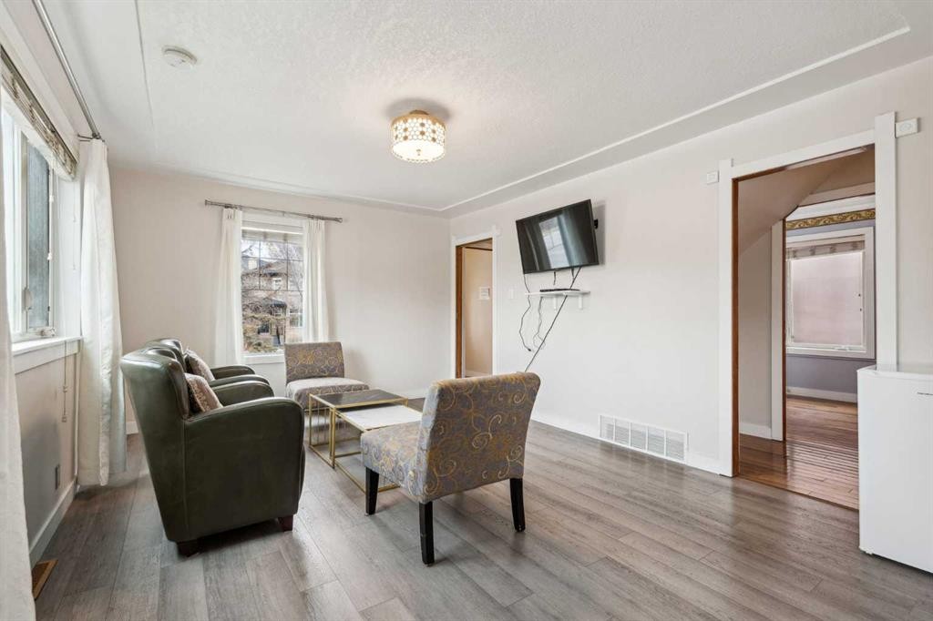 475 27 Avenue Nw, Calgary, AB - Indoor