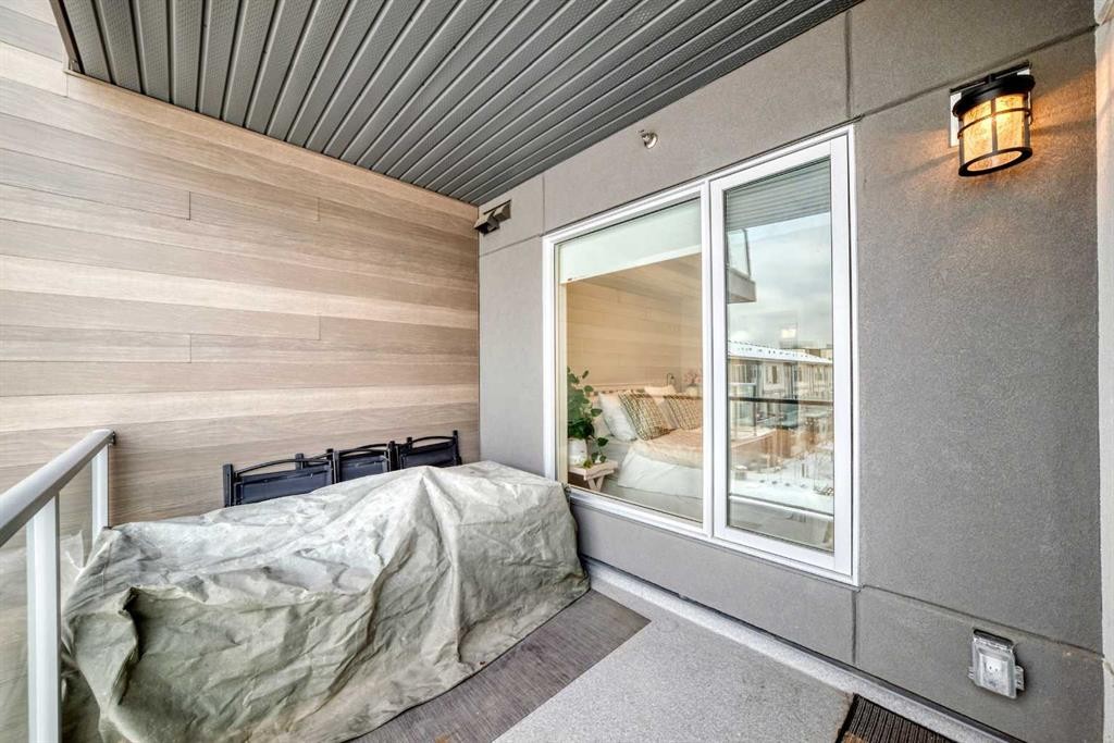 316-200 Shawnee Square Sw, Calgary, AB - Outdoor With Exterior