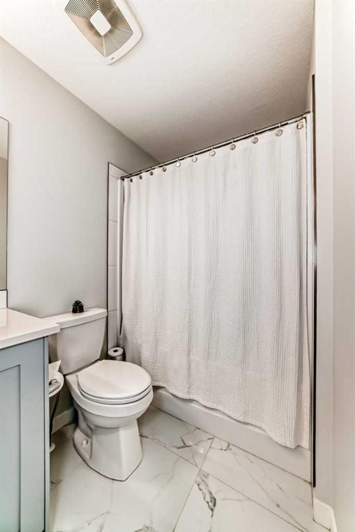 316-200 Shawnee Square Sw, Calgary, AB - Indoor Photo Showing Bathroom