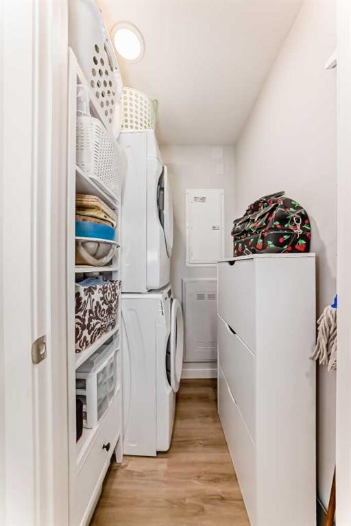 316-200 Shawnee Square Sw, Calgary, AB - Indoor Photo Showing Laundry Room