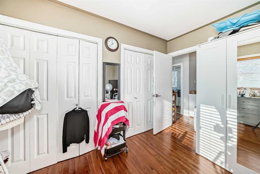 8222 Fairmount Drive Se, Calgary, AB - Indoor Photo Showing Other Room