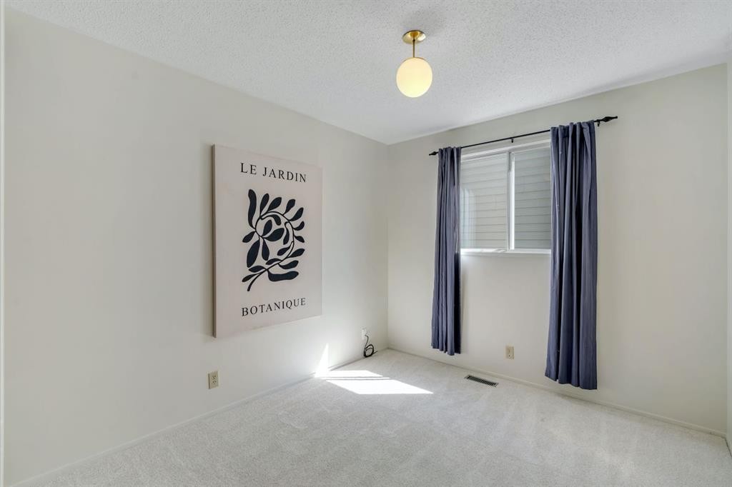 127 Falshire Way Ne, Calgary, AB - Indoor