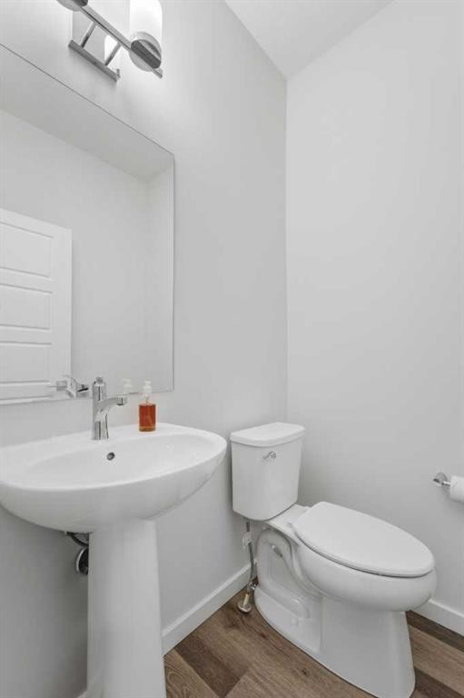 8 Heartwood Lane Se, Calgary, AB - Indoor Photo Showing Bathroom