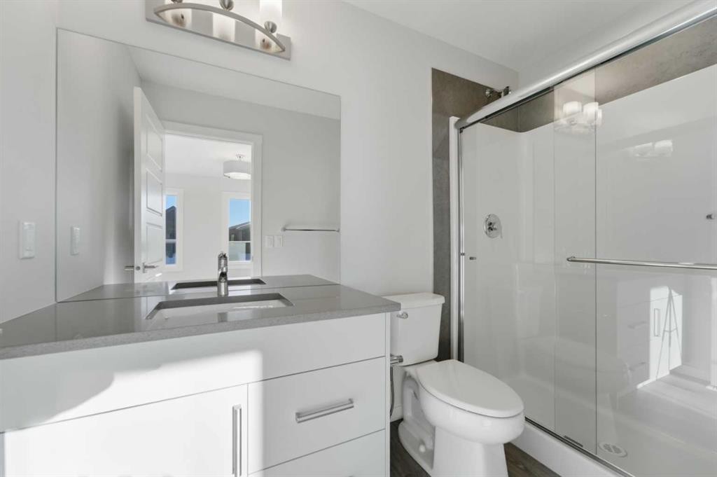 8 Heartwood Lane Se, Calgary, AB - Indoor Photo Showing Bathroom